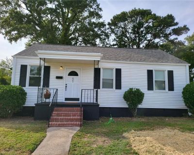 3 Bedroom 2BA 1035 ft Single Family House For Sale in Newport News, VA