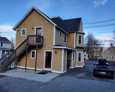 3 Bedroom 1BA 2120 ft Apartment For Rent in Naugatuck, CT