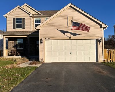 3 Bedroom 2BA 1988 ft Single Family House For Sale in Woodstock, IL