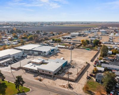 724 Paynter Ave. 724 Paynter Ave- Undergoing renovations for tenant build out spaces. Property has received new roof and more improvements are ongoing. Property can accommodate businesses needing 1000 sq ft to 3000 sq ft of interior space with secure storage yard available for additional space. Property has capability for light industrial, agricultural processing/services, warehouse, contractor...