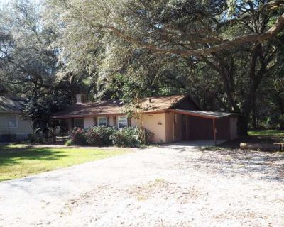 2 Bedroom 1BA 805 ft Apartment For Rent in Magnolia Springs, AL