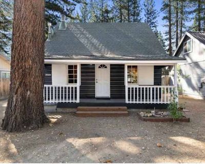 Private room with shared bathroom in a House with 3 roomies
