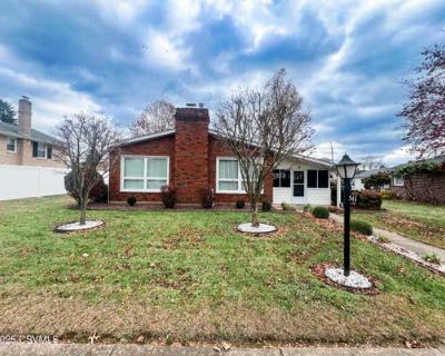 3 Bedroom 1BA 1232 ft Single Family Home For Sale in SELINSGROVE, PA