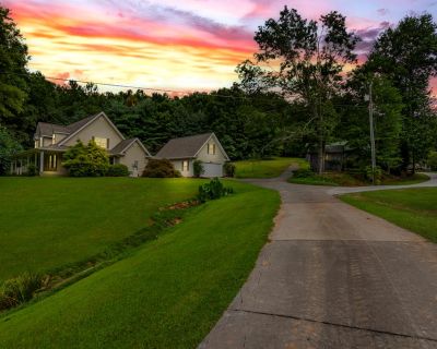 2 Bedroom 2BA 2502 ft Single Family Home For Sale in Ellijay, GA