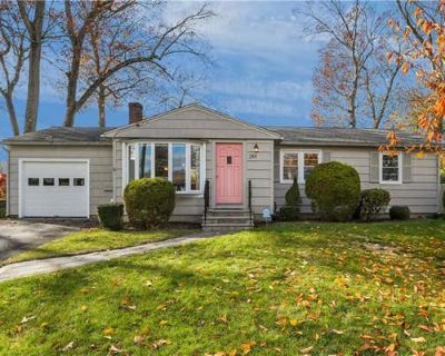 3 Bedroom 1BA 1004 ft Single Family Home For Sale in WARWICK, RI