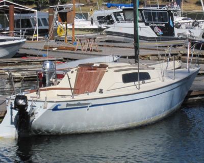 US22 Sailboat