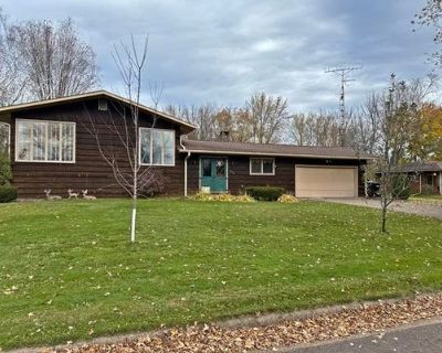 4 Bedroom 3BA 2712 ft Single Family Home For Sale in OWEN, WI