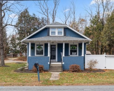 3 Bedroom 1BA 1366 ft Single Family House For Sale in Holden, MA
