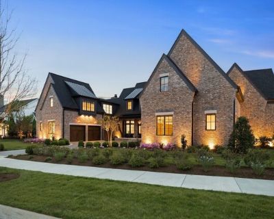 7212 Shagbark Ln. A unique opportunity to enjoy life in The Grove while building the home youve always imagined! Luxurious residence built by award winning Davis Properties and designed by Alyson Sailer and Jennifer Grout Interiors! Nestled on the 17th fairway inside the Grove with panoramic views of 4 holes on the golf course. Walk in to the 2 story Great Room overlooking the course and be wel...