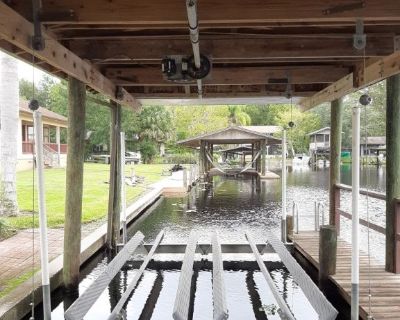Lift System for Pontoon type boat