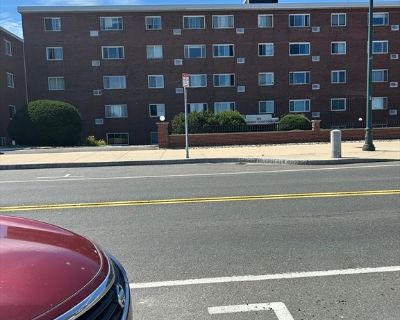 1 Bedroom 1BA 680 ft Condo For Sale in Revere, MA