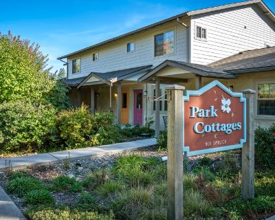 1 Bedroom 1BA 429 ft Pet-Friendly Condo For Rent in Sandpoint, ID