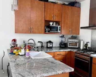 Unfurnished Room for Rent - Spacious room in Cap Hill! Available Dec 1.