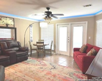 2 Bedroom 2BA 942 ft Condo For Sale in New Braunfels, TX
