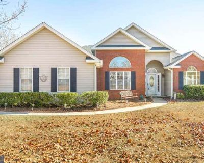 3 Bedroom 2BA 1827 ft Single Family Home For Sale in KATHLEEN, GA