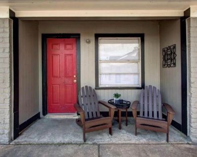 2 Bedroom 1BA 950 ft Apartment For Rent in Houston, TX