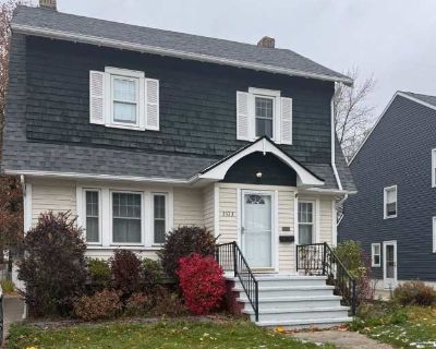 Three Bedroom Home Located in University Heights. image_url. In unit laundry Dishwasher Pet friendly Air conditioning Microwave Range Unit Amenities air conditioning dishwasher in unit laundry microwave range refrigerator Property Amenities cats allowed dogs allowed. Pets allowed. 3 Bedroom. 1.5 Bathroom. 1640 ft