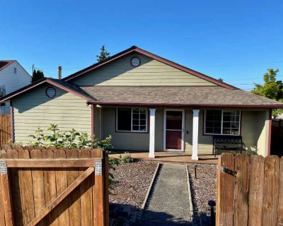 3 Bedroom 1.8BA 1396 ft Furnished Apartment For Rent in Port Angeles, WA