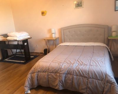 Deposit: $300.00 * Utilities included?: No * Fees apply?: No. References are not required. Non-smoking. Furnishings: Furnished * Disabled access: * Living room: shared. Availability Available Now Minimum term 1 month Maximum term None. I have a spacious Master Bedroom in my home for rent for a professional female. I live on the property so that is why females are preferred. No pets are allowed ...