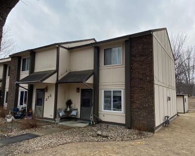 3 Bedroom 1BA 1120 ft Townhouse For Sale in Spicer, MN