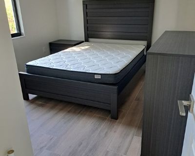 Minimum stay: 1 month. Deposit: 1000. Bills included. Age preference: 23 - 62. Available for students. 1 bedroom to rent in a 4 bed 2 bath home in bonita springs. I am looking for respectful, honest person.