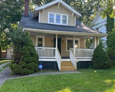 3 Bedroom 1.5BA 1189 ft Pet-Friendly Apartment For Rent in Akron, OH