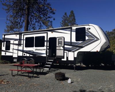 2019 Grand Design Momentum M-Class 328M