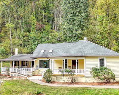 3 Bedroom 2BA 1737 ft Single Family Home For Sale in Clyde, NC