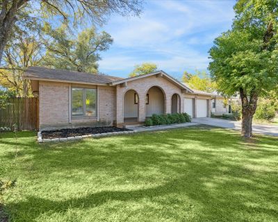 5103 Duval Rd. Property for Rent in Austin, TX for $2,250 with 3 bedrooms and 2 full baths. This 1,263 square foot property was built in 1974 on a lot size of 0.2.. Welcome to 5103 Duval Rd! This 3 bed, 2 bath home offers an exciting opportunity to craft your ideal living space. The home features stainless steel appliances, high ceilings, 2 car garage with room for storage, and in-law floor pla...