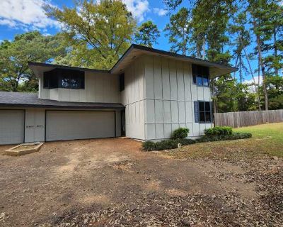 3 Bedroom 2.5BA 1600 ft Pet-Friendly Apartment For Rent in Smith County, TX