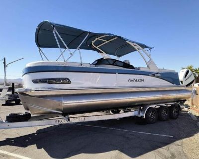 Avalon Catalina Quad Lounger Windshield 25 FT 2025