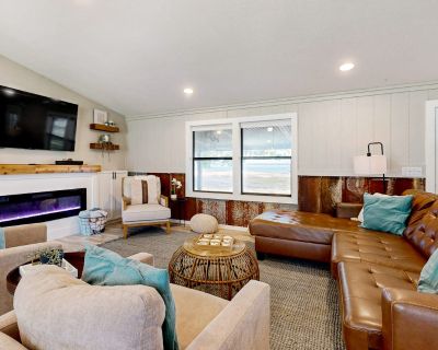 3 Bedroom 2BA House Vacation Rental in Bearfoot Beach, Burnet, TX