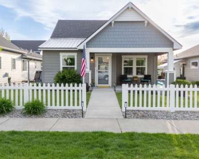 3 Bedroom 2BA 1366 ft Furnished Apartment For Rent in Coeur d'Alene, ID