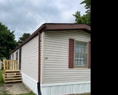 2 Bedroom 2BA 980 ft Mobile Home For Sale in Cuyahoga Falls, OH