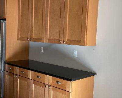 Southampton Chic Estate & Demo Sale by Kitty