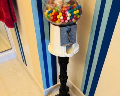 Vintage Coin Operated Metal Bubblegum Machine