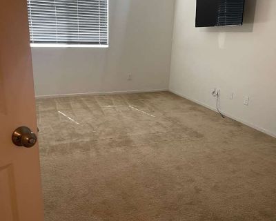 Private room with own bathroom in a House, San Jacinto, CA 92582