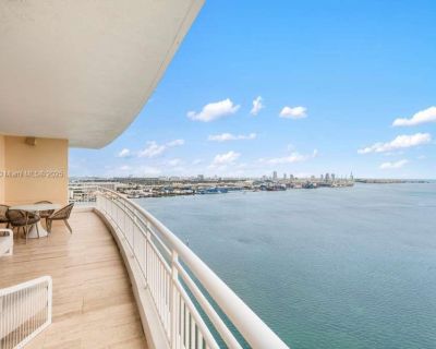 3 Bedroom 3BA 2510 ft Apartment For Rent in Miami, FL