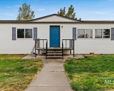 4 Bedroom 2BA 1782 ft Single Family House For Sale in Fruitland, ID