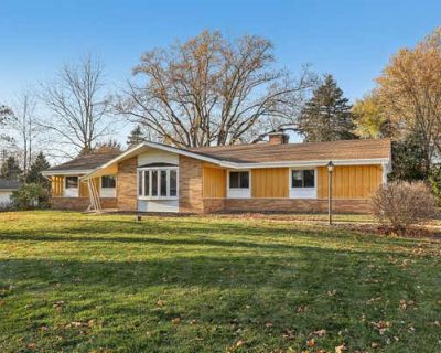 3 Bedroom 2BA 1500 ft Single Family Home For Sale in WAUKESHA, WI