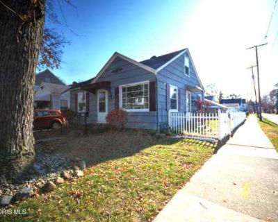3 Bedroom 1BA 1063 ft Single Family Home For Sale in TOLEDO, OH