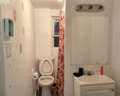 Unfurnished room in quiet home