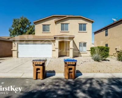3 Bedroom 2.5BA 2292 ft Pet-Friendly Apartment For Rent in San Tan Valley, AZ