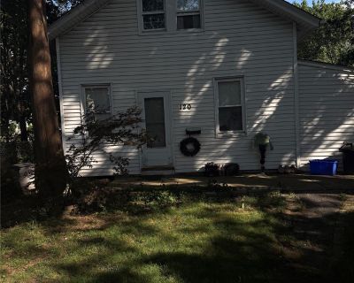 3 Bedroom 1BA 644 ft Single Family House For Sale in Hempstead, NY
