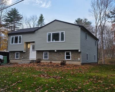 2 Bedroom 1BA 1042 ft Single Family House For Sale in Sandown, NH