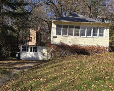 1 Bedroom 1BA 1130 ft Single Family Home For Sale in MOUND, MN