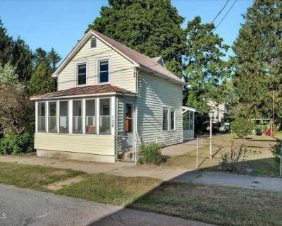 138 Elm Street. image_url. In unit laundry Patio / balcony Dishwasher Parking Recently renovated Hot tub Unit Amenities dishwasher furnished in unit laundry patio / balcony range refrigerator recently renovated Property Amenities parking hot tub internet access. 2 Bedroom. 1.5 Bathroom. 900 ft . Furnished