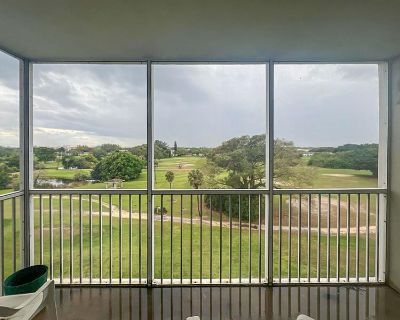1 Bedroom 1BA 960 ft Condo For Sale in Pompano Beach, FL