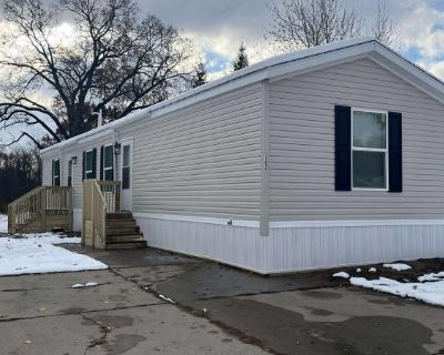 3 Bedroom 2BA 1056 ft Mobile Home For Rent in Osceola, IN