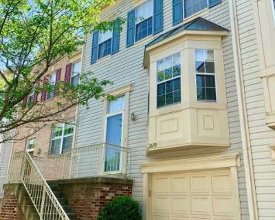 3 Bedroom 2.5BA 2100 ft Apartment For Rent in Crofton, MD